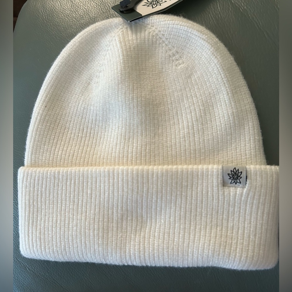 Alpine Design Men’s White Ribbed Beanie NEW One Size